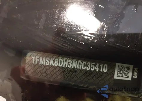 2022 Ford Explorer Xlt z USA, uszkodzony, nr VIN 1FMSK8DH3NGC35410